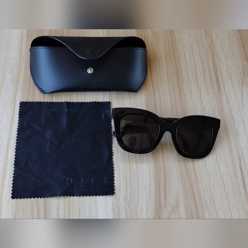 Diff Eyewear Noemi Bk-Gr238p Polarized Black Squa… - image 1